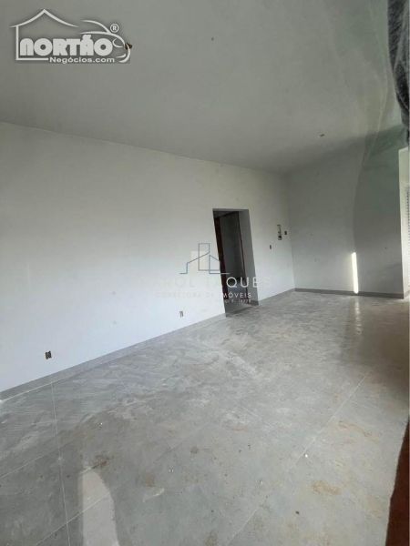 Casa à venda com 3 quartos, 56m² - Foto 2