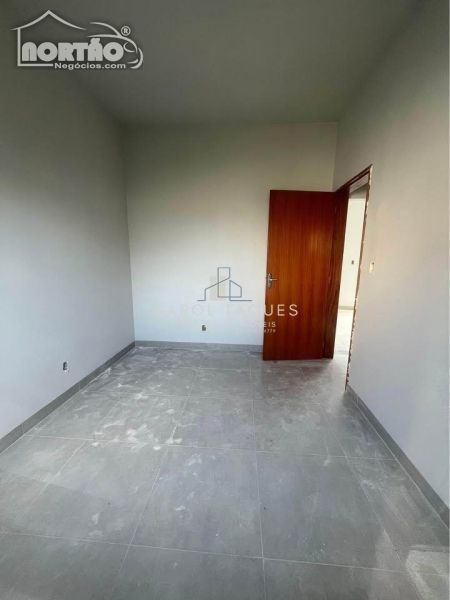 Casa à venda com 3 quartos, 56m² - Foto 3