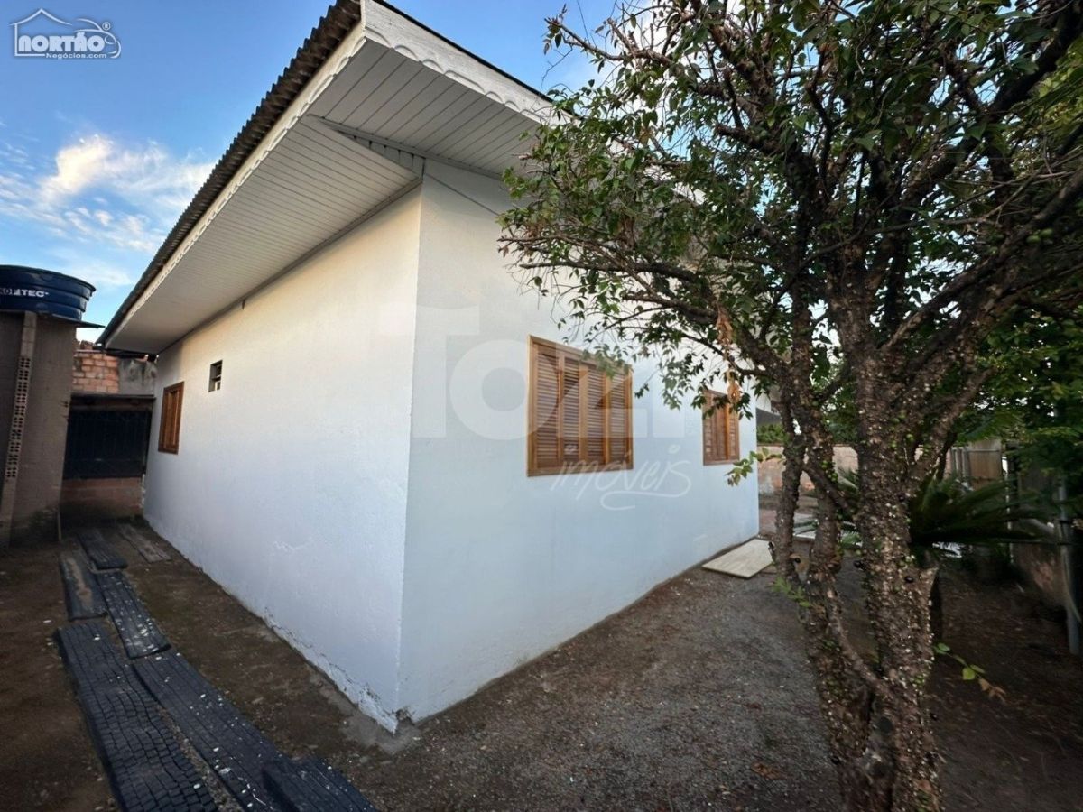 Casa à venda com 4 quartos, 139m² - Foto 3