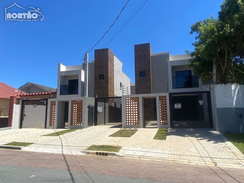 Casa à venda com 3 quartos, 123m² - Foto 1