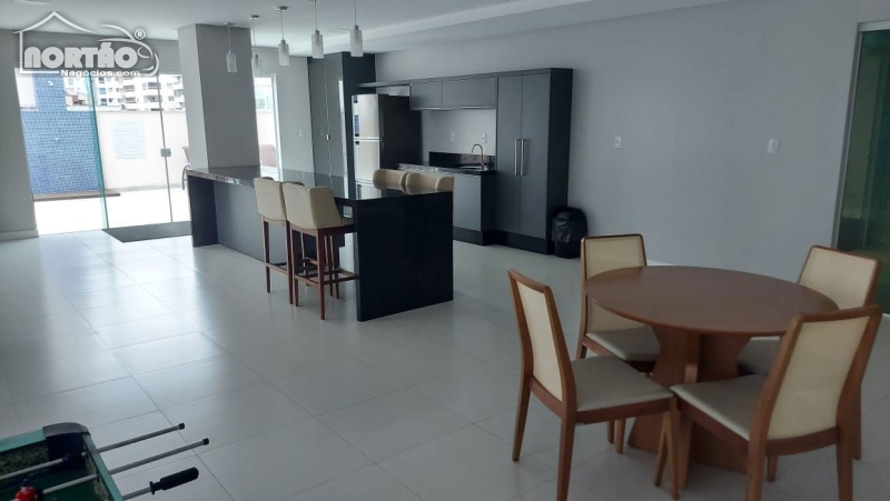 Casa à venda com 4 quartos, 175m² - Foto 9