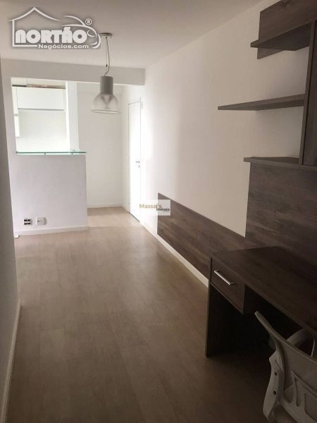 Casa à venda com 2 quartos, 60m² - Foto 1