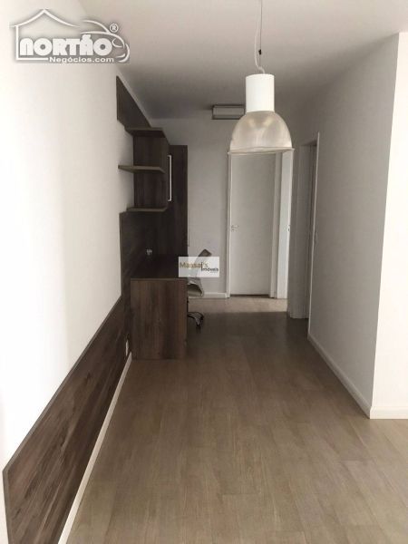 Casa à venda com 2 quartos, 60m² - Foto 2