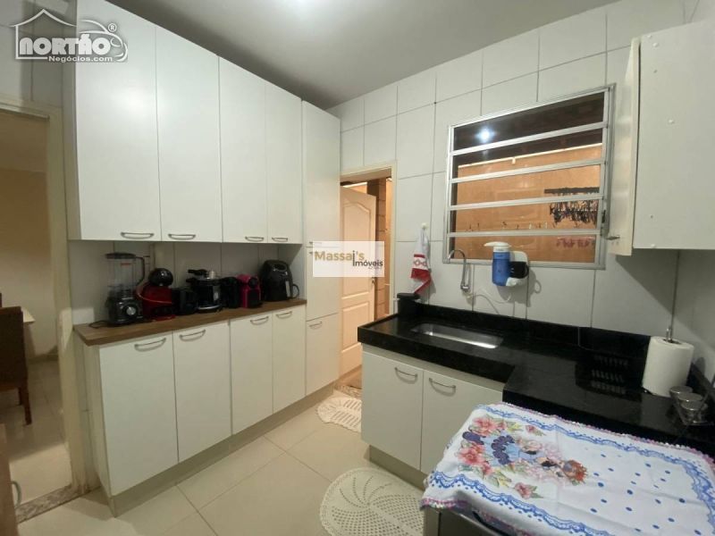 Casa à venda com 3 quartos, 90m² - Foto 8