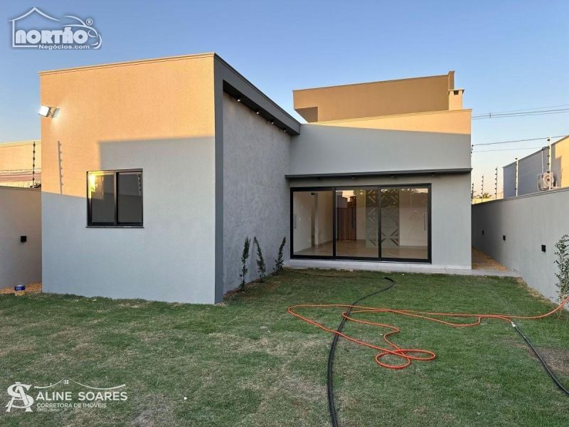 Casa à venda com 4 quartos, 121m² - Foto 8