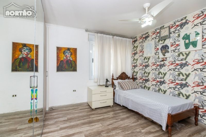 Casa à venda com 3 quartos, 230m² - Foto 7