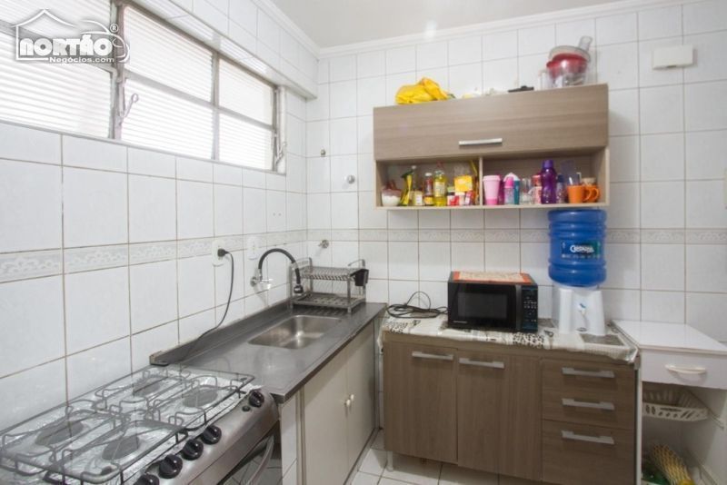 Casa à venda com 2 quartos, 52m² - Foto 2