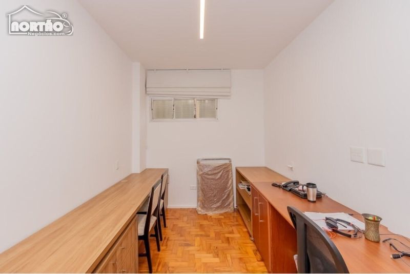 Casa à venda com 4 quartos, 223m² - Foto 3