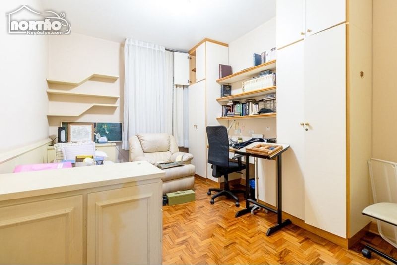 Casa à venda com 3 quartos, 188m² - Foto 3