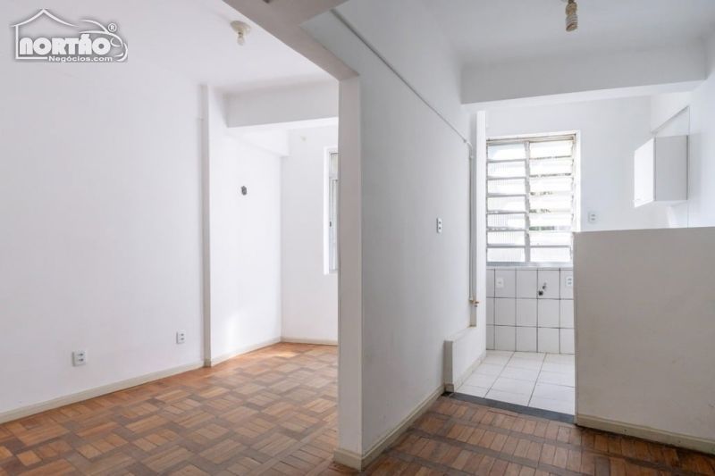 Casa à venda com 1 quarto, 48m² - Foto 1