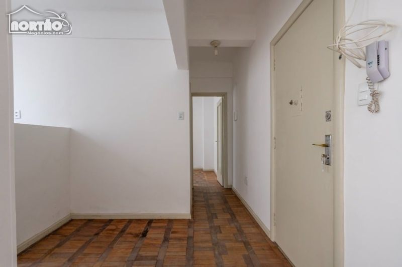 Casa à venda com 1 quarto, 48m² - Foto 2