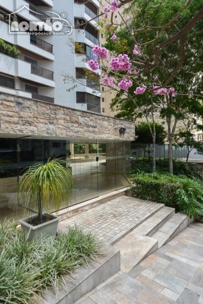 Casa à venda com 4 quartos, 323m² - Foto 4