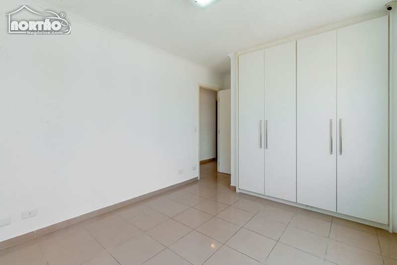 Casa à venda com 3 quartos, 180m² - Foto 3