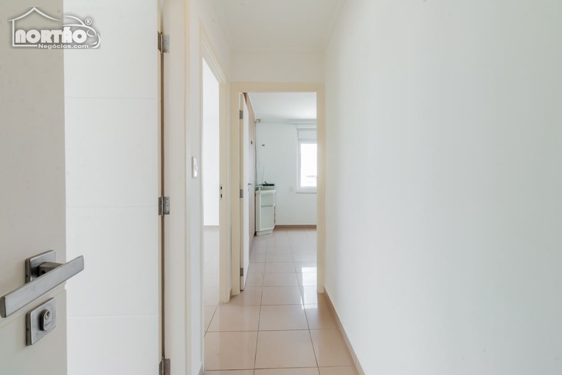 Casa à venda com 3 quartos, 180m² - Foto 4