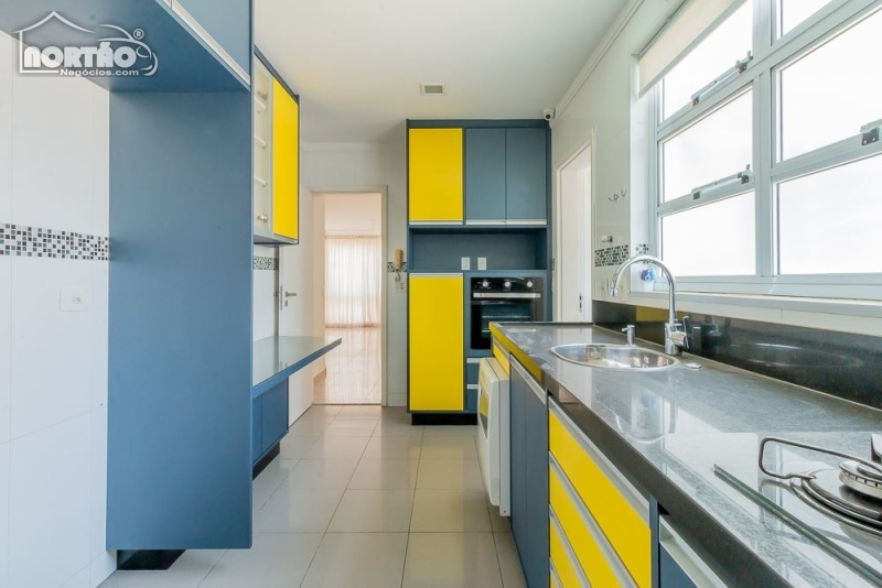 Casa à venda com 3 quartos, 180m² - Foto 8