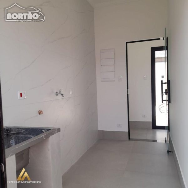 Casa à venda com 4 quartos, 190m² - Foto 6