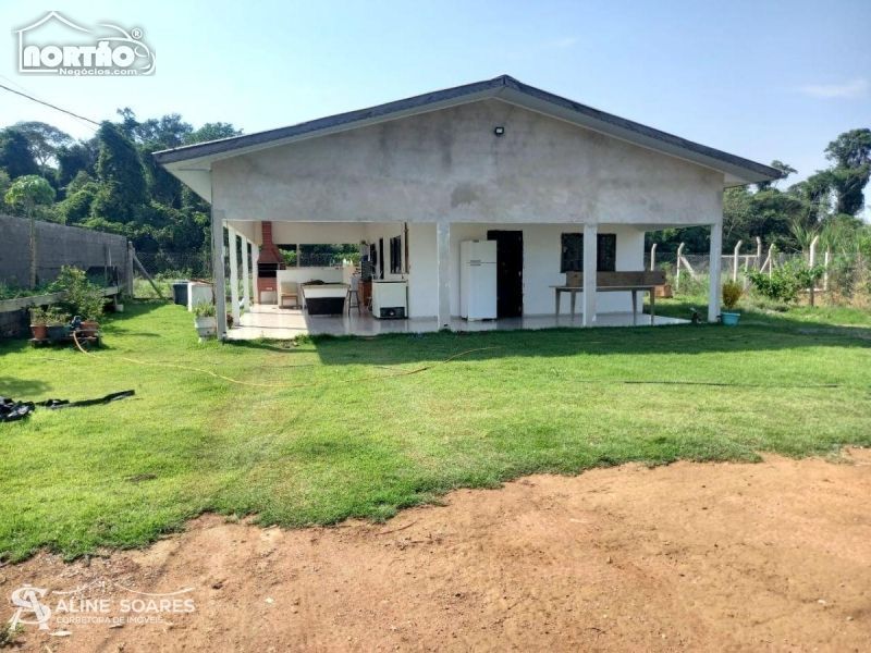 Casa à venda com 4 quartos, 2400m² - Foto 1