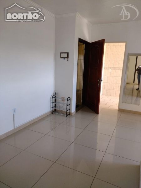 Casa à venda com 3 quartos, 55m² - Foto 1