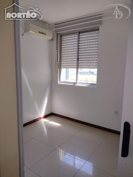 Casa à venda com 3 quartos, 55m² - Foto 4