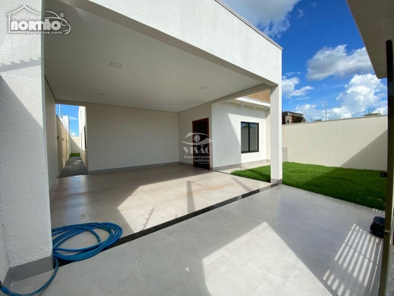 Casa à venda com 2 quartos, 159m² - Foto 2