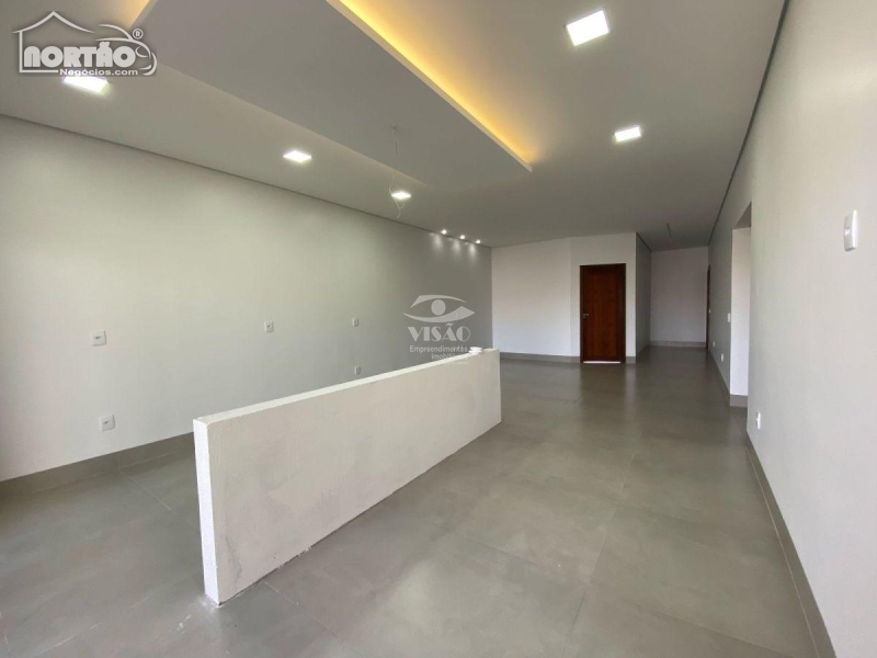 Casa à venda com 2 quartos, 159m² - Foto 5