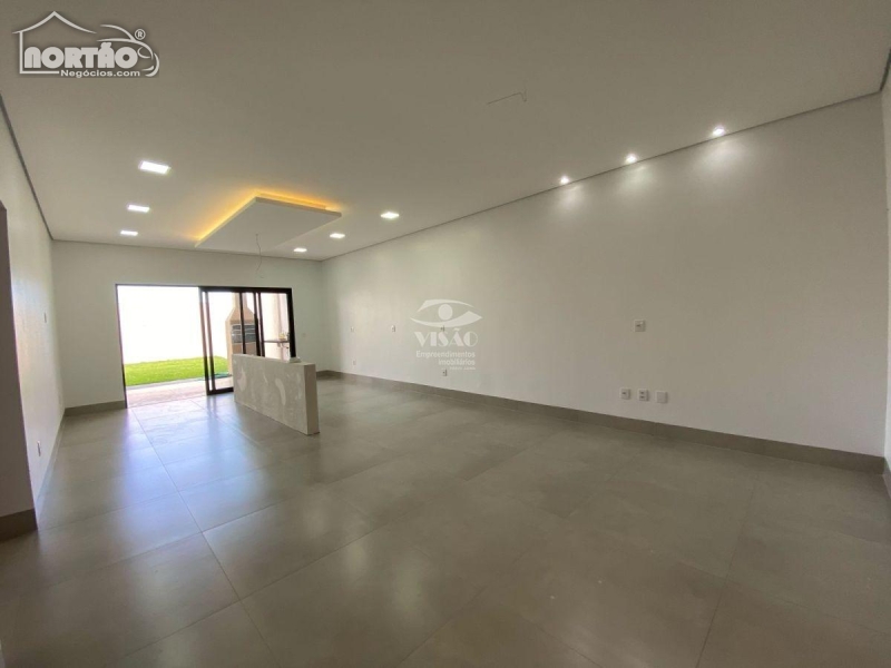 Casa à venda com 2 quartos, 159m² - Foto 6