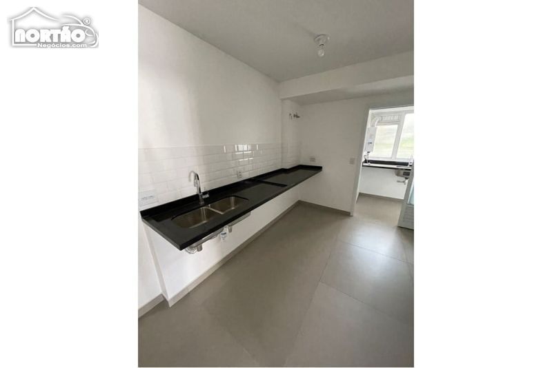 Casa à venda com 3 quartos, 137m² - Foto 8