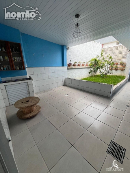 Casa à venda com 3 quartos, 100m² - Foto 8