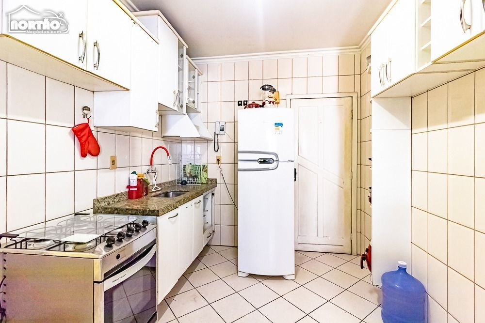 Casa à venda com 5 quartos, 120m² - Foto 19