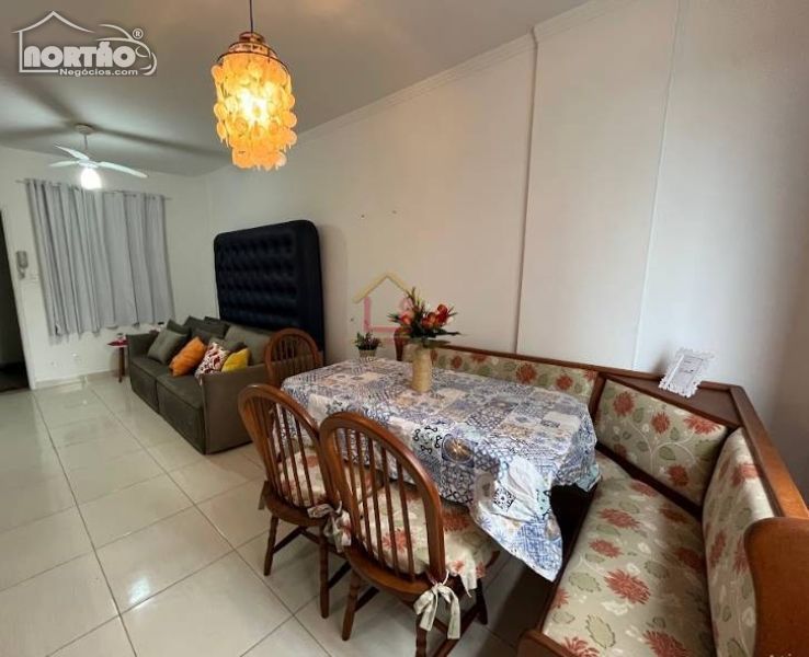 Casa à venda com 1 quarto, 38m² - Foto 1