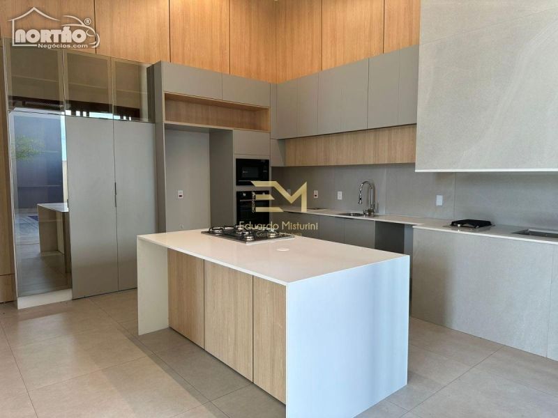 Casa à venda com 1 quarto, 214m² - Foto 5