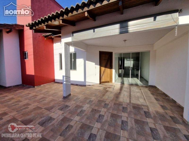 Casa à venda com 2 quartos, 83m² - Foto 2