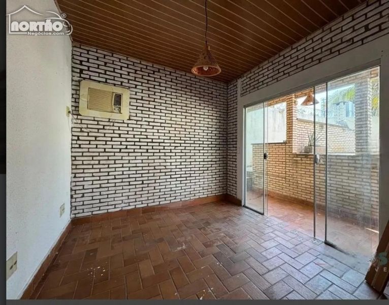 Casa à venda com 3 quartos, 300m² - Foto 8