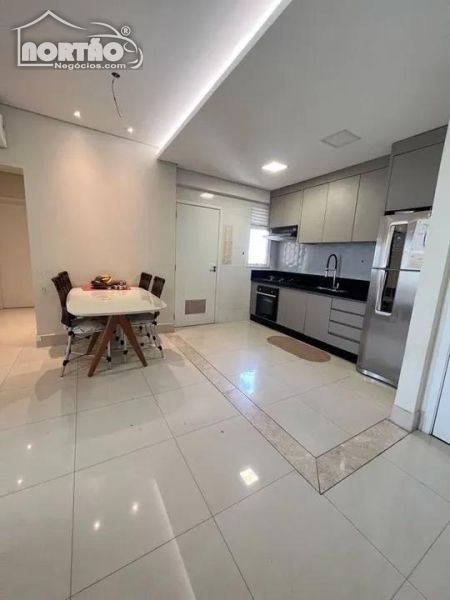 Casa à venda com 3 quartos, 81m² - Foto 4