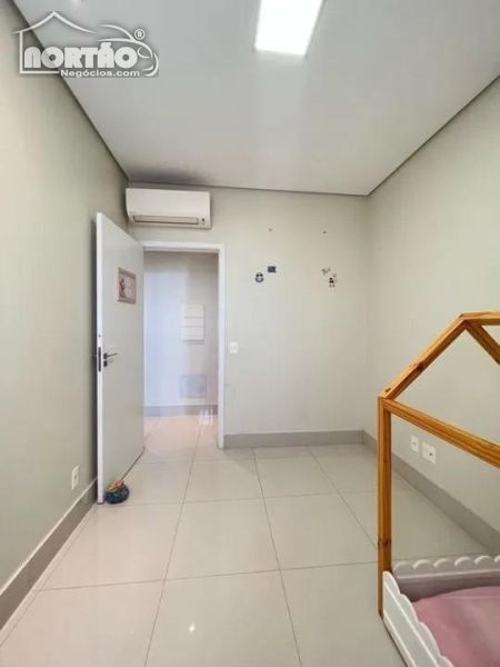 Casa à venda com 3 quartos, 81m² - Foto 10