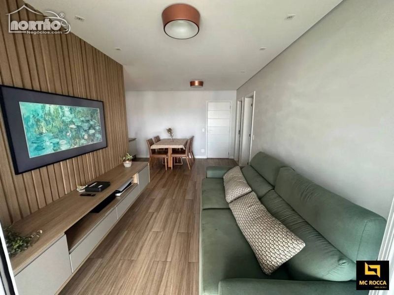 Casa à venda com 3 quartos, 95m² - Foto 2