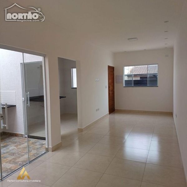 Casa à venda com 3 quartos, 125m² - Foto 6