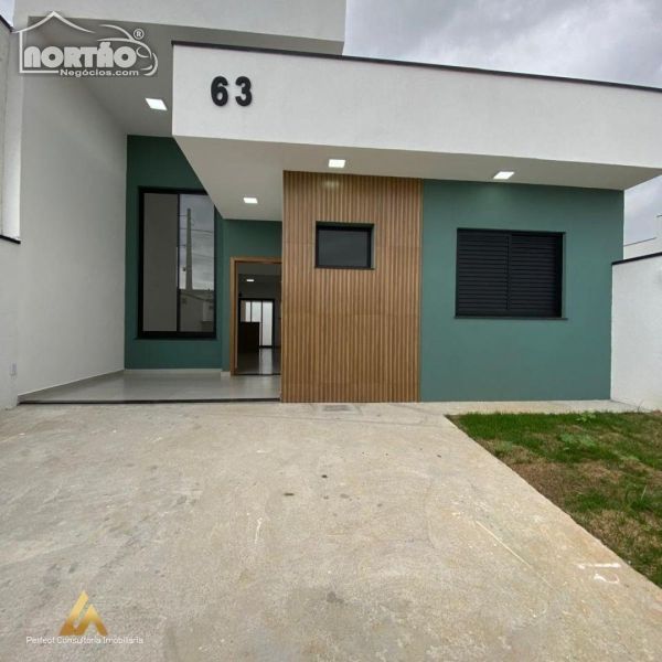 Casa à venda com 4 quartos - Foto 2