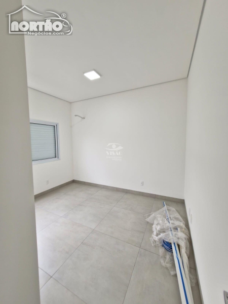 Casa à venda com 3 quartos, 151m² - Foto 7