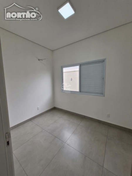 Casa à venda com 3 quartos, 151m² - Foto 8