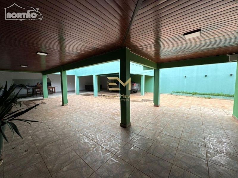 Casa à venda com 8 quartos, 360m² - Foto 7