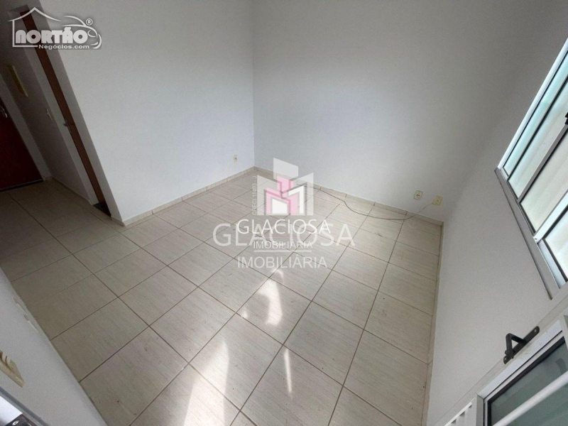 Casa à venda com 3 quartos, 51m² - Foto 4