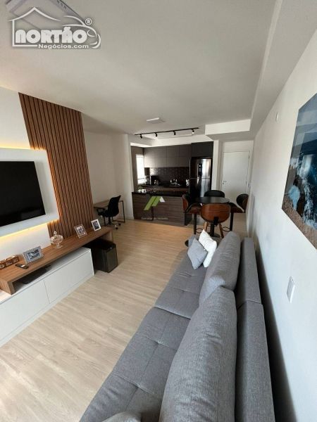 Casa à venda com 5 quartos, 78m² - Foto 2