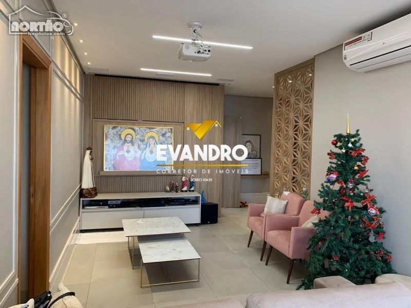 Casa à venda com 3 quartos, 115m² - Foto 2