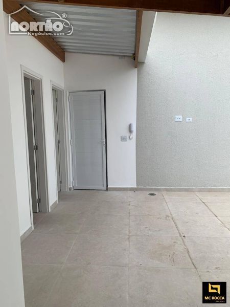 Casa à venda com 2 quartos, 105m² - Foto 4