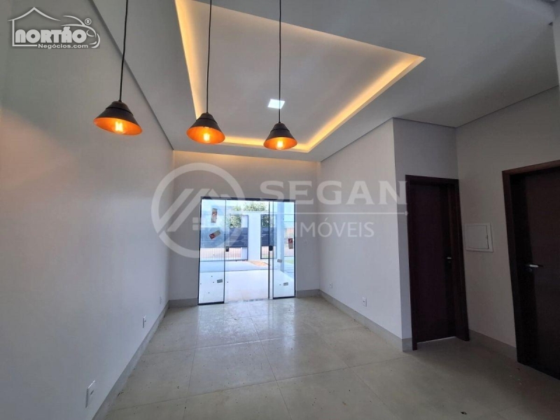 Casa à venda com 2 quartos, 80m² - Foto 3