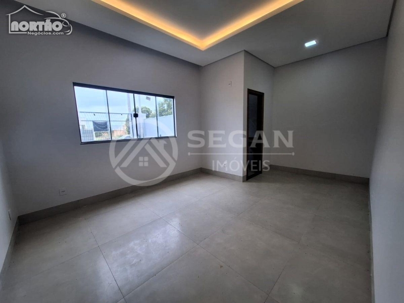 Casa à venda com 2 quartos, 80m² - Foto 4