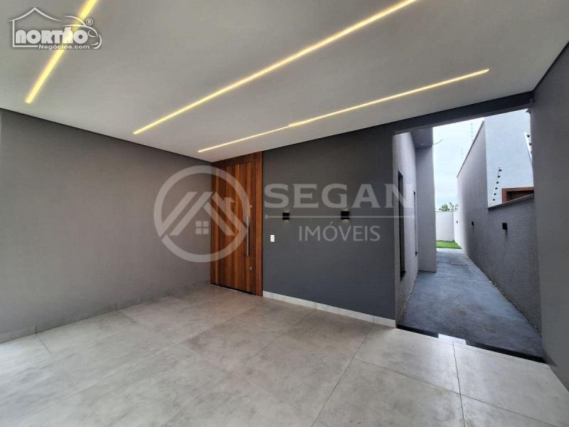 Casa à venda com 3 quartos, 110m² - Foto 2