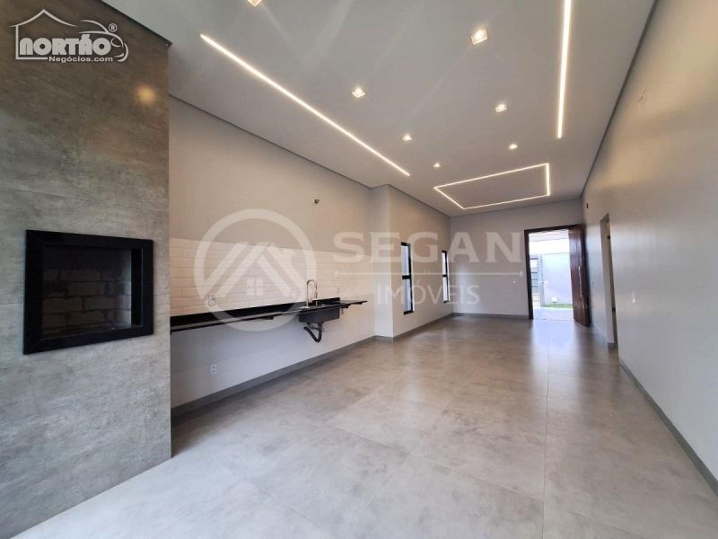 Casa à venda com 3 quartos, 110m² - Foto 4