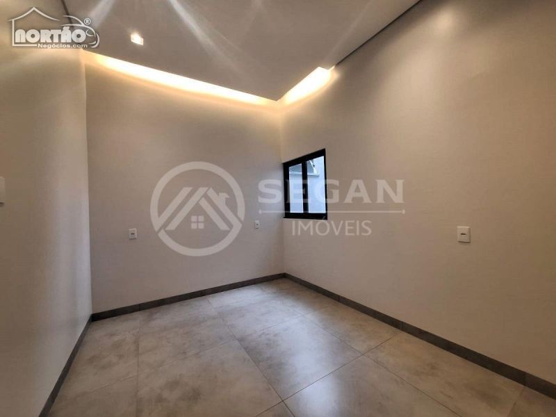 Casa à venda com 3 quartos, 110m² - Foto 6